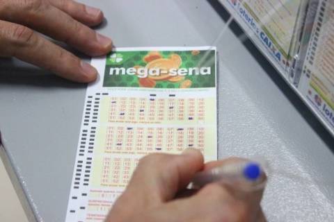 Mega-Sena acumula e prêmio vai a R$ 6 milhões