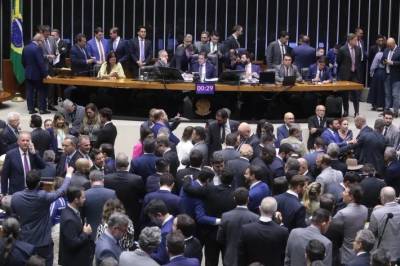 Vagas extras na Assembleia podem sobrar para o bolso do povo