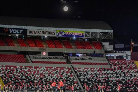 Confrontos movimentam a zona do rebaixamento e o G6 da Série B nesta segunda-feira