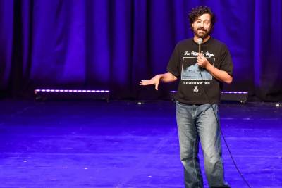 Fernando Pedrosa apresenta espetáculo neste fim de semana no Teatro Elias Angeloni