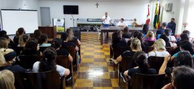 Encontro discute sobre piso do magistério após anúncio de paralisação das aulas