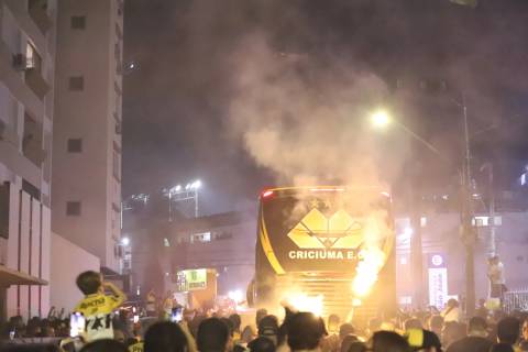 Torcida carvoeira se mobiliza para duelo contra o Juventude