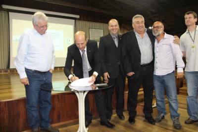 Cidasc e Unibave avançam em pesquisa contra zoonoses