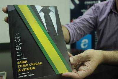 Publicitário lança livro sobre campanhas políticas
