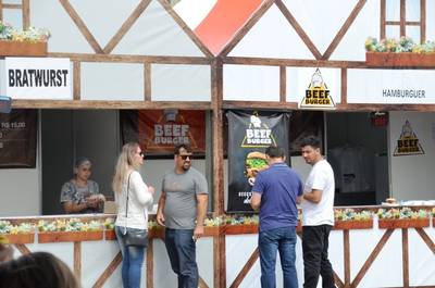 Oktoberfest proporciona facilidade na hora do pagamento