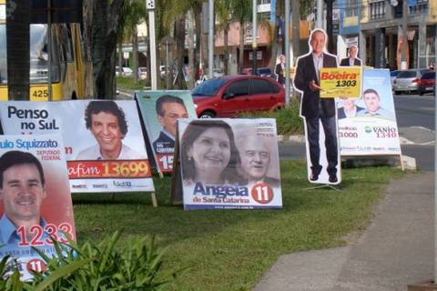 Ministério Público protocola pedido para retirada de placas 