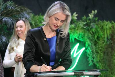 Gisele Coelho Lopes assume as atribuições da reitoria da Unesc