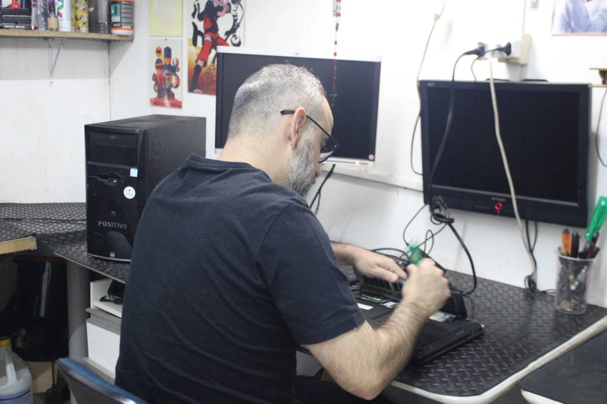 Da sucata à solidariedade: projeto transforma peças descartadas em computadores para famílias de baixa renda — foto 2