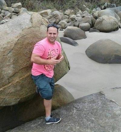 Forquilhinha: identificado passageiro morto em colisão frontal entre carro e caminhonete