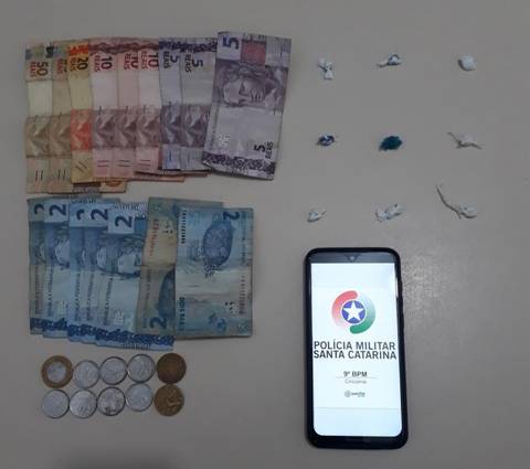 Jovem é preso e adolescente apreendido no bairro Progresso