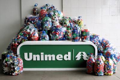 Grupo Unimed Criciúma arrecada quase 200 quilos de tampinhas plásticas para ONG de proteção animal