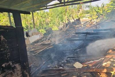 Fábrica de vasos de cerâmica é atingida por incêndio em Tubarão