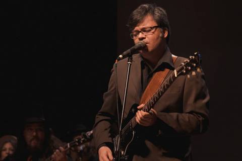 Guitarrista Cristiano Ferreira faz concerto didático no Sesc