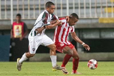 Hercílio Luz tropeça fora de casa pela Série B do Catarinense