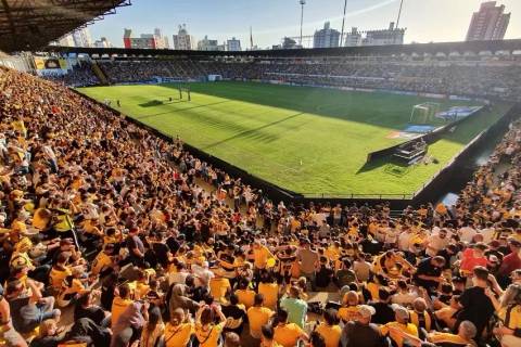 Futebol, estranhas involuções
