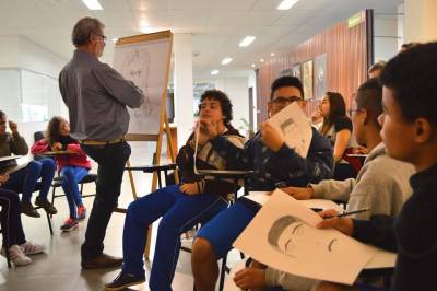 Oficina de arte encanta estudantes no Cultura Acic