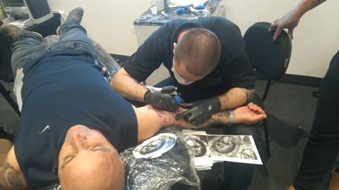 Exposição Arte, Cultura e Tatuagem segue até domingo no Nações Shopping