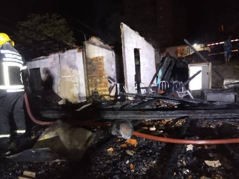 Incêndio destrói casa em Braço do Norte; prejuízo estimado é de R$ 60 mil