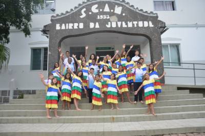 Bairro da Juventude lança turnê internacional com Coral Vozes de Esperança