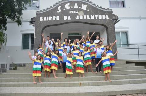 Bairro da Juventude lança turnê internacional com Coral Vozes de Esperança