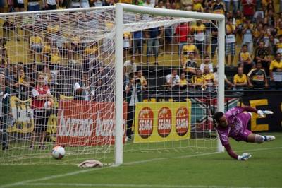 Em jogo morno, Criciúma vence o Brusque no Majestoso
