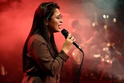 Inspirada pela música desde pequena, cantora gospel busca crescer na carreira
