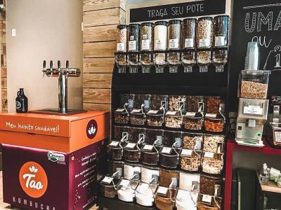 Nuttrindo lança estação que vende Kombucha a granel