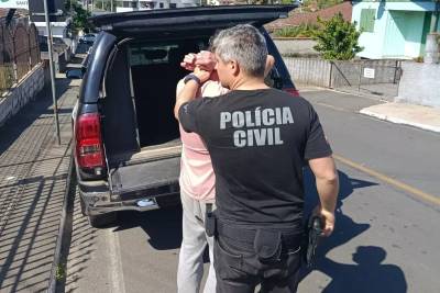 Homem é preso por estupro de vulnerável após usar falso documento de paternidade no Sul de SC