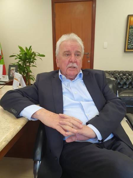 Deputado Moacir Sopelsa assume governo de Santa Catarina dia 6, quando completa 76 anos