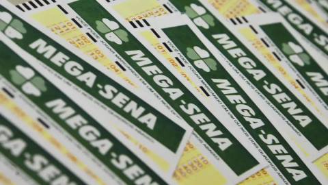Mega-Sena acumula e ultrapassa R$ 100 milhões; apostas de SC acertam a quina