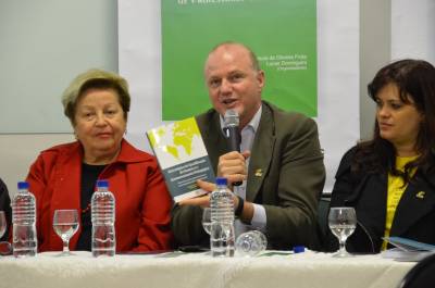 Ediunesc lança três livros no segundo dia do Congresso Ibero-Americano