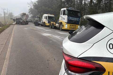 Caminhão envolvido em acidente com morte em Criciúma é removido do local