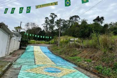 Copa do Mundo: criciumenses resgatam tradição e decoram ruas para torcer pelo Brasil