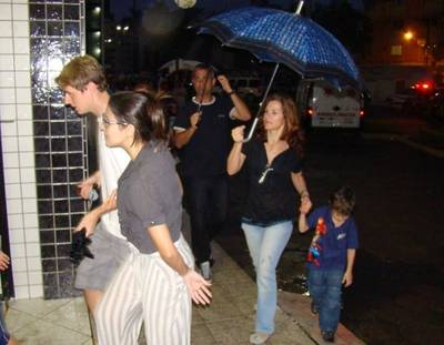 Famílias esperam espetáculo da abertura do Jasc