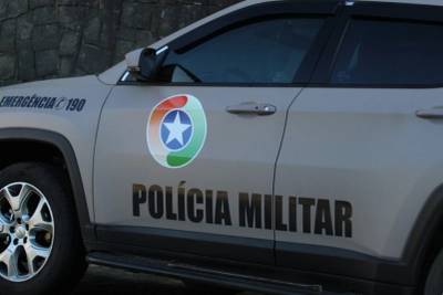 Mulher fere marido com tesoura durante discussão motivada por ciúmes