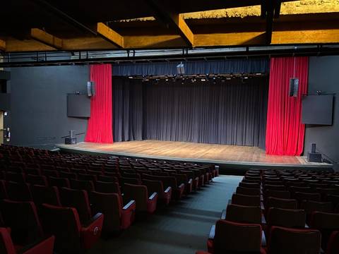 Teatro Elias Angeloni recebe espetáculo ‘A Casa Mágica da Gabby’ neste domingo