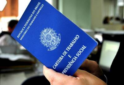 Ministério do Trabalho emite mais de 2,7 milhões de carteiras no primeiro semestre