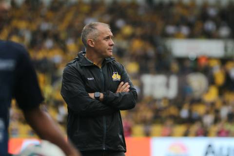 Baptista lamenta oportunidades desperdiçadas, mas valoriza empenho da equipe em empate