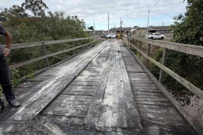 Defesa Civil libera tráfego de veículos e pessoas em ponte atingida por dois incêndios