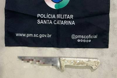 Idoso é preso por esfaquear homem durante briga em bar