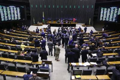 Aumento de cadeiras na Câmara dos Deputados: onde SC entra nessa conta?