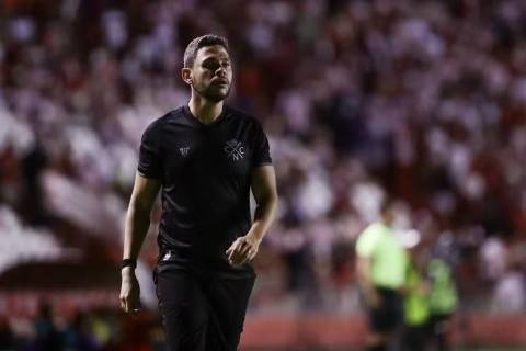 'Inflamou a torcida', aponta técnico do Náutico sobre erros da arbitragem no Heriberto Hülse
