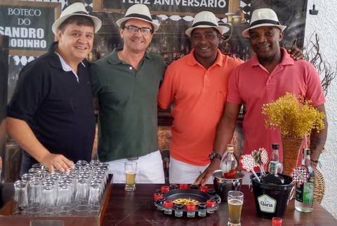 Cavaquinho de Ouro agita o pré-Carnaval no Farol Shopping