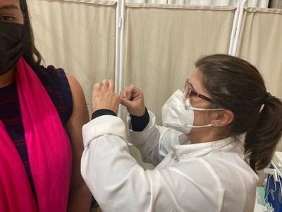 Criciúma e Içara retomam vacinação contra a Covid-19 nesta segunda-feira