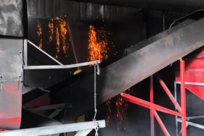 Bombeiros Voluntários controlam princípio de incêndio em empresa de carvão