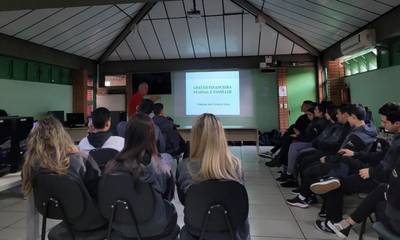 Unesc prepara alunos de escolas da região para a cidadania financeira