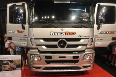 Mercedes-Benz lança a nova linha 2012