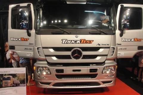 Mercedes-Benz lança a nova linha 2012