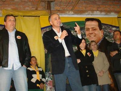 Sandro e Turatti iniciam comícios da semana