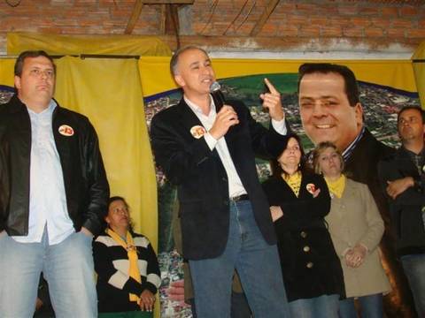 Sandro e Turatti iniciam comícios da semana